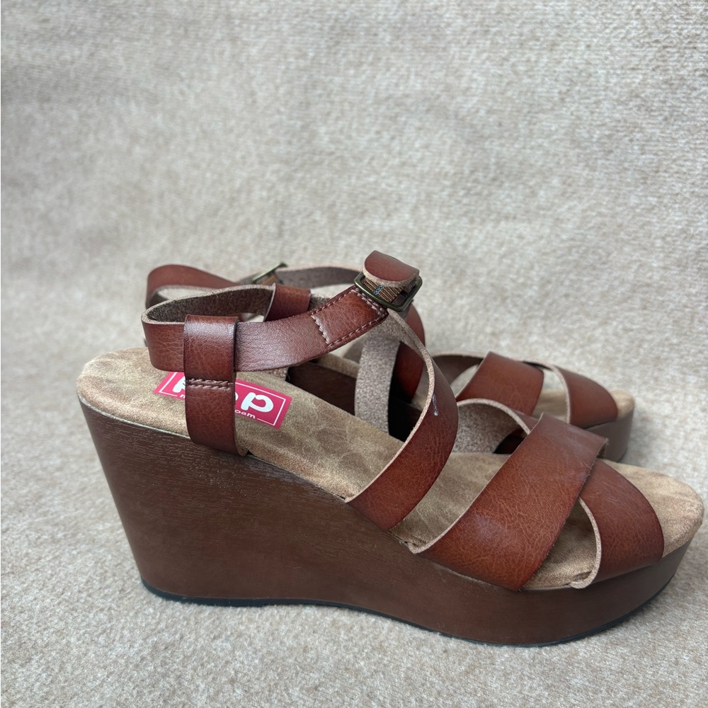 Platform wedge sandal